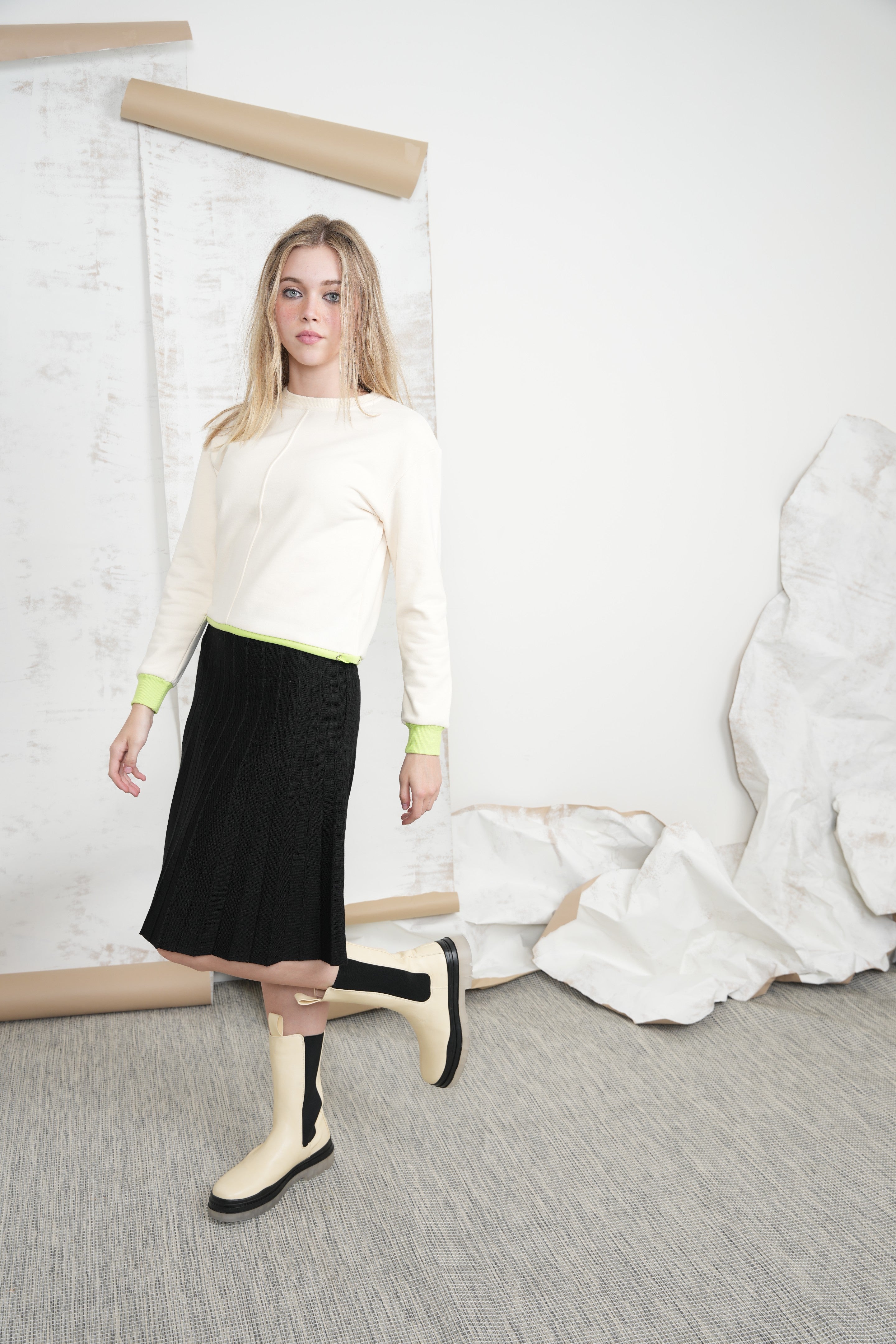 Knit Pleated Skirt 23"