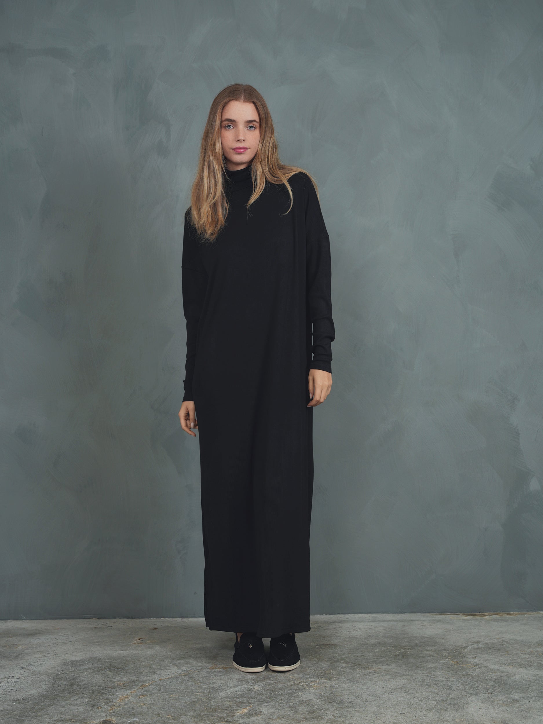 Soft Rib Maxi Turtleneck Dress