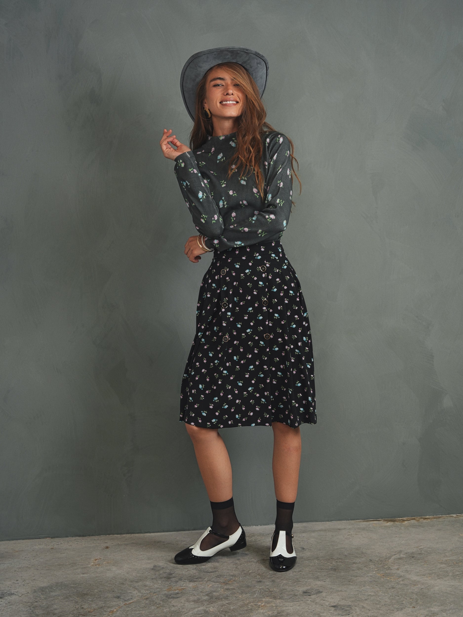 Buttoned Pleated Skirt