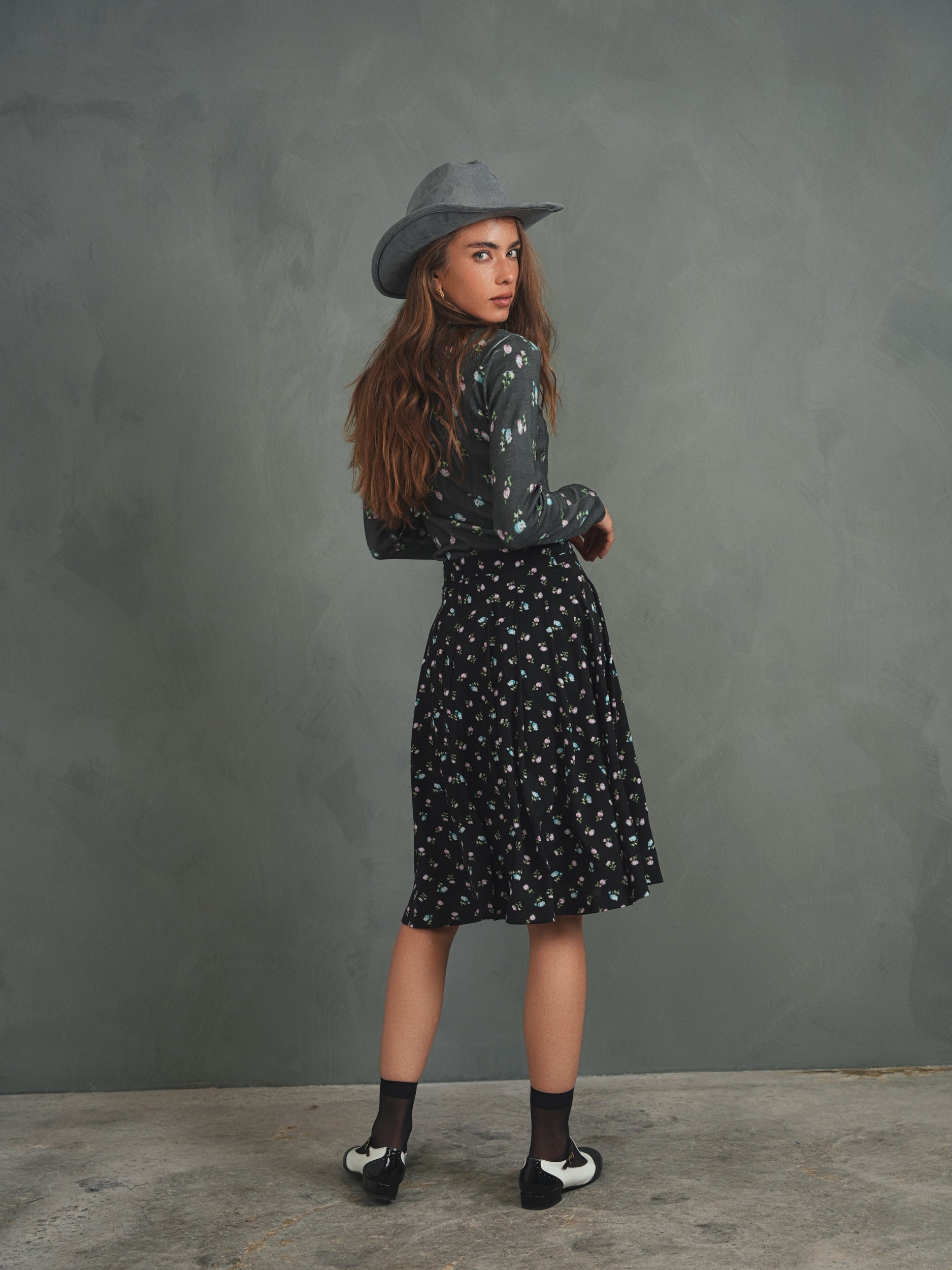 Buttoned Pleated Skirt